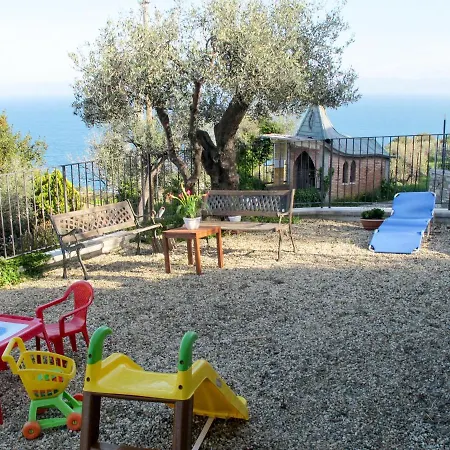 Holiday home Locazione Turistica Greta - Pgi190